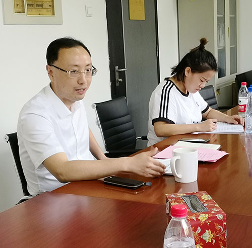 研究院青年工作處處長、團委書記李迪克向總醫(yī)院新一屆團委提新要求.jpg